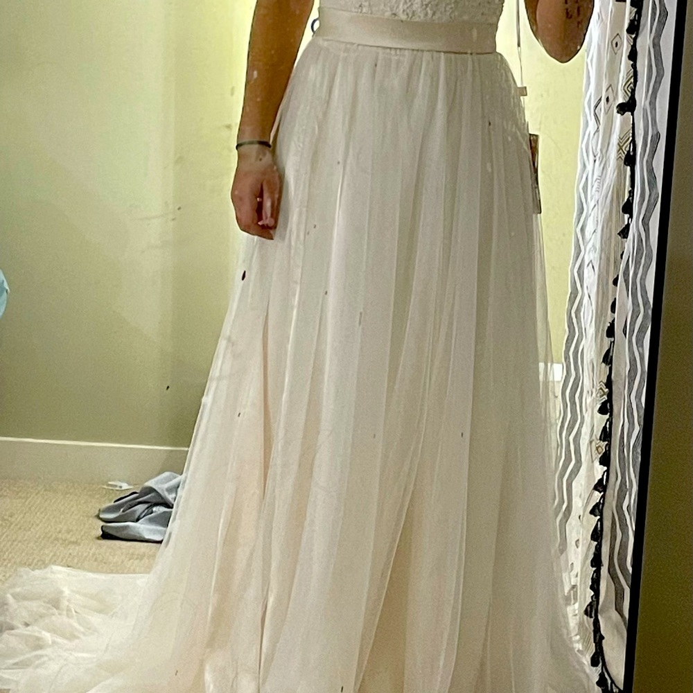 Ivory wedding dress